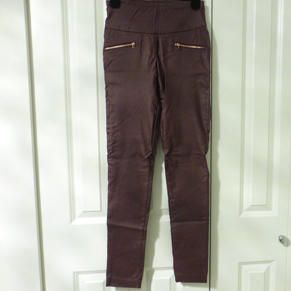 LE CHATEAU maroon skinny pants with faux decorative pockets